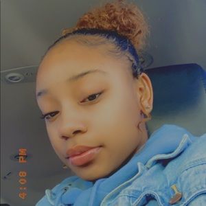 Meet your Posher, Lexi